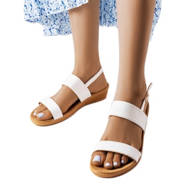 Bijele sandale na klin iz Grottazzoline bijela