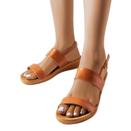 Smeđe sandale na klin iz Grottazzoline smeđa