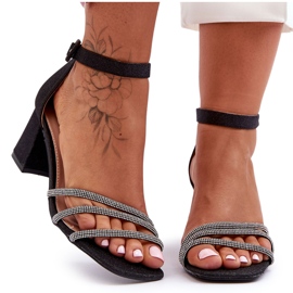 PG1 Sandale sa sjajnom petom, crni Enenor crna