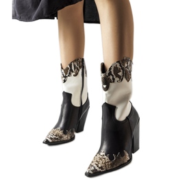 Polu crne i smeđe kaubojske čizme sa zmijskim umetcima crna