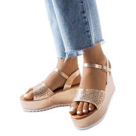 Zlatne sandale s otvorenom platformom iz Stocktona zlatni