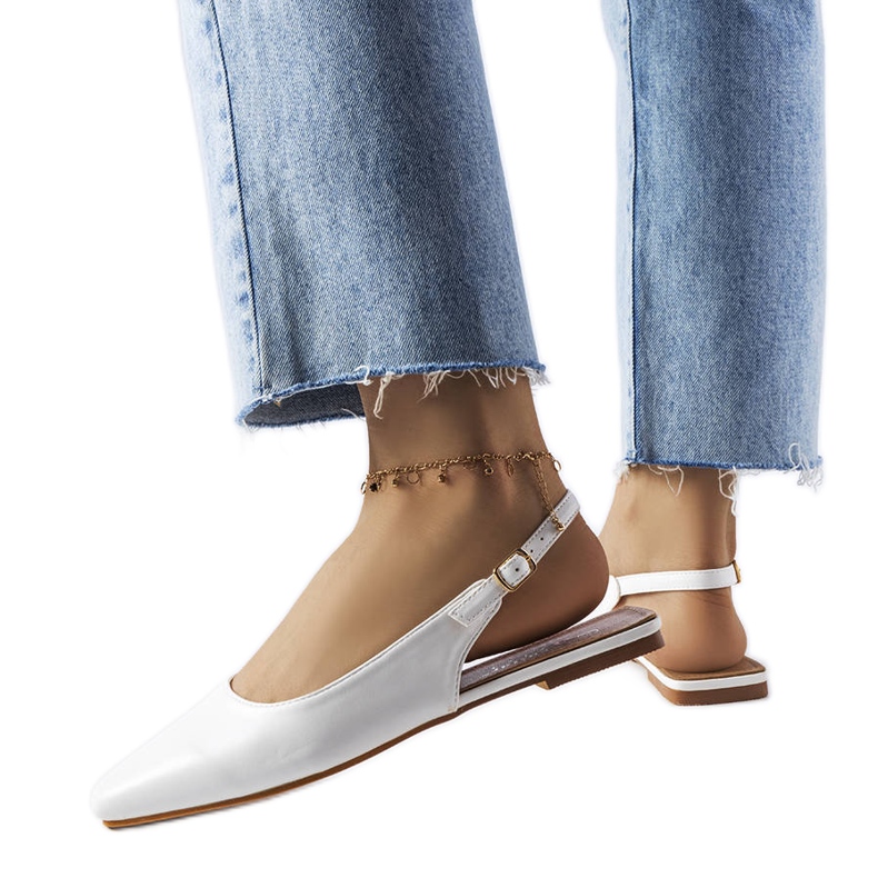 Bijele zatvorene sandale iz Hazelwooda bijela