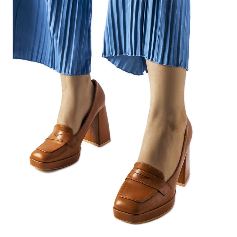 Smeđe cipele s visokom petom od Inès smeđa