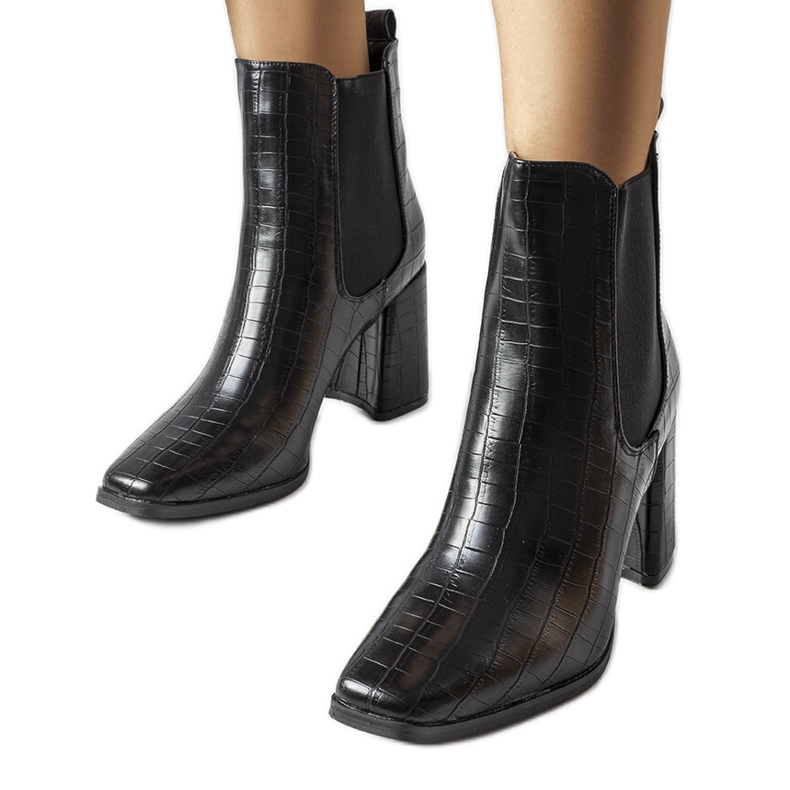 Crne gležnjače s imitacijom krokodilske kože iz Weigalla crno