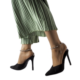 Claude crne sandale s petom od kamenčića crna