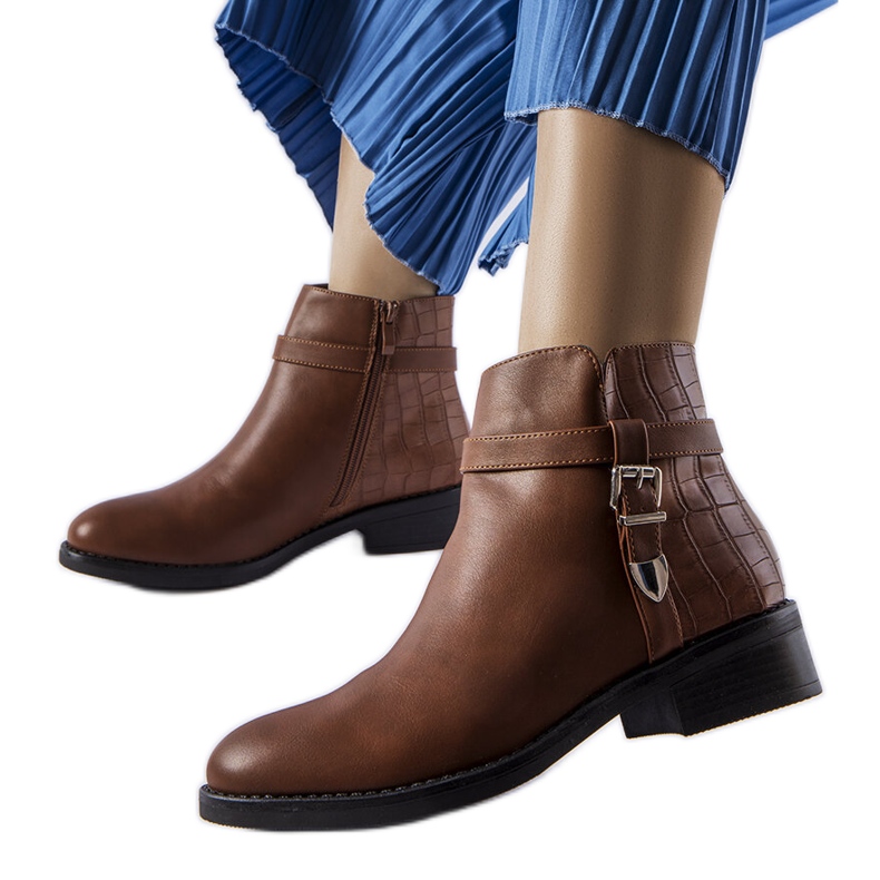 Smeđe ravne čizme iz Montefortea smeđa