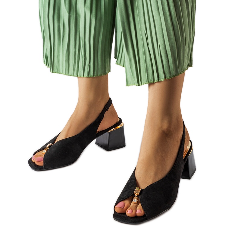 Baccarato sandale na nisku petu u crnoj boji