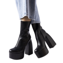 Inna Baratti crne čizme na visoku petu crna