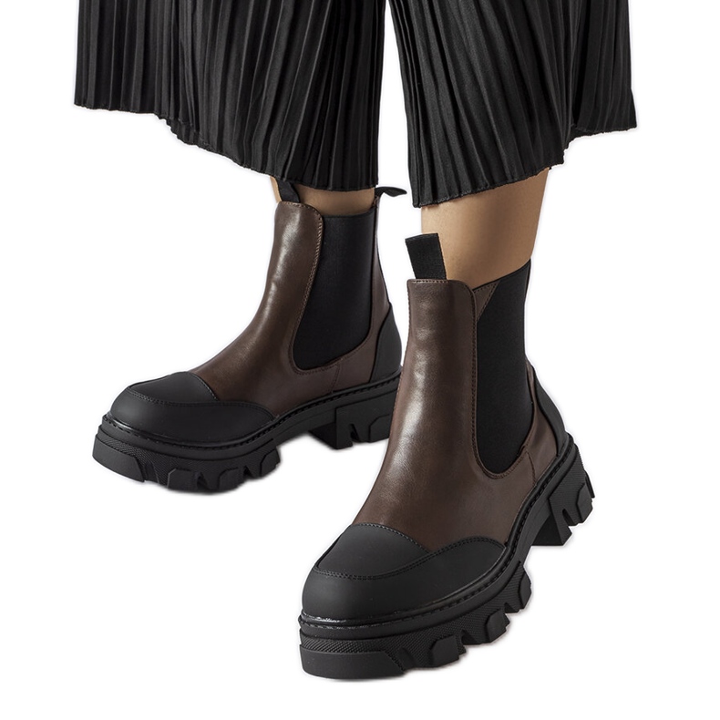 Tamno smeđe natikače iz Sibyle smeđa