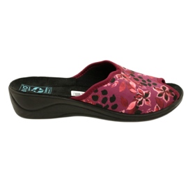 Ženske papuče od velura Adanex 28344 Kestenjaste s cvijećem crna