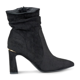 Ženske crne čizme na ukrašenom stupiću crna