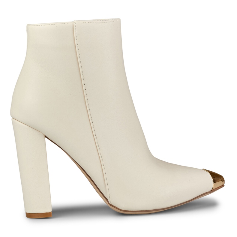 Ženske čizme bež boje s ukrasnim šiljkom