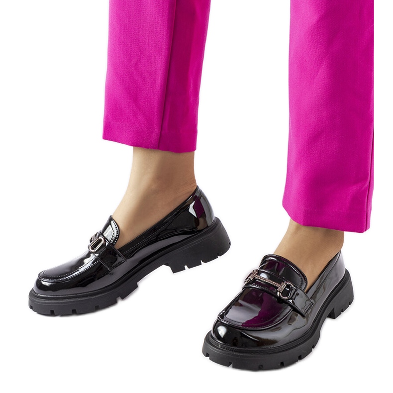 Inna Crne lakirane mokasine s Cantú kamenčićima crno