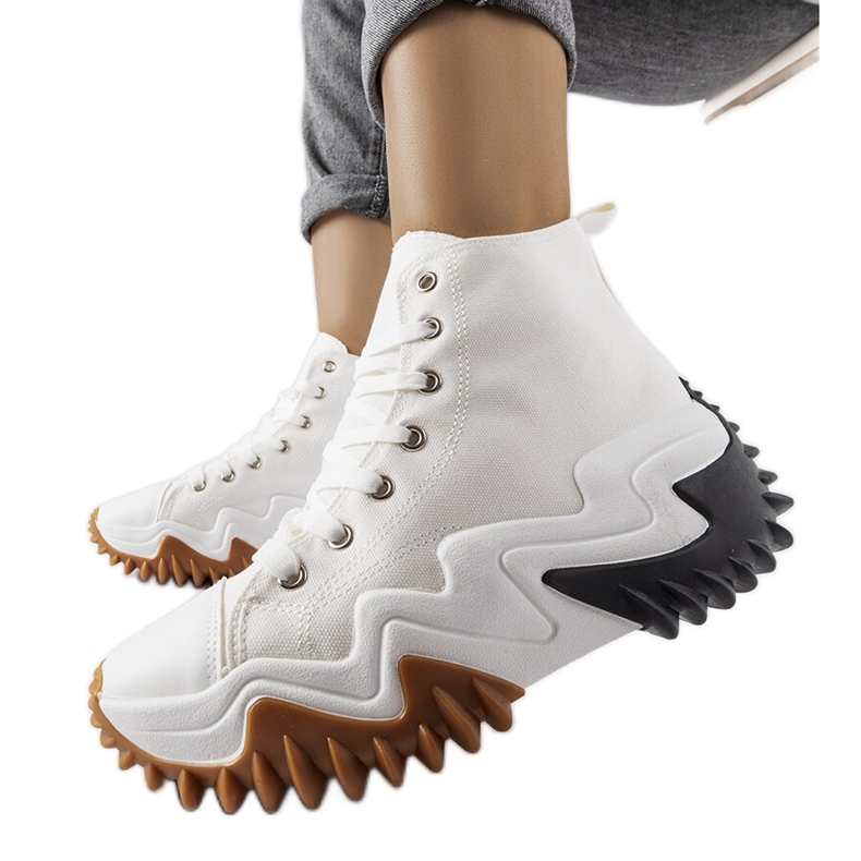 Bijele sportske tenisice s debelim potplatom marke Toro bijela