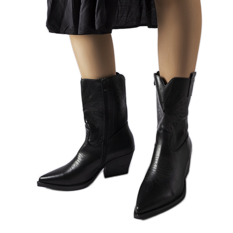 Crne kaubojske čizme s ukrašenim Leopardi gornjištem crno