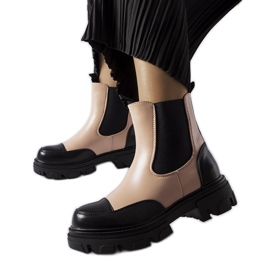 Crne i ružičaste natikače iz Albanyja crna