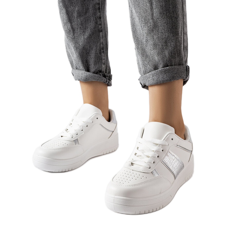 Bijelo-srebrne sportske tenisice iz Parme bijela