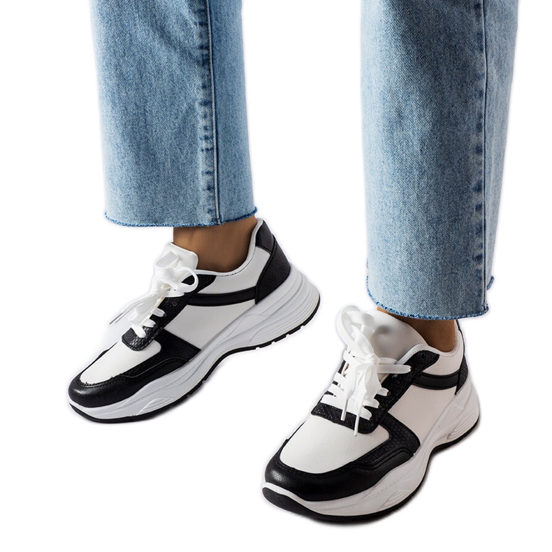 Crno-bijele cipele s detaljima od zmijske kože iz Diega bijela