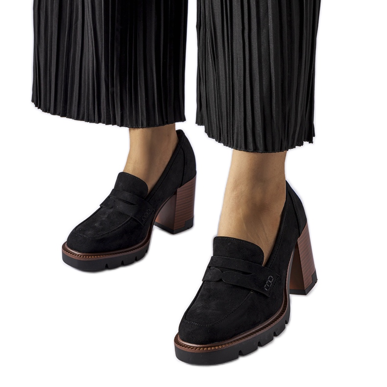 Crne cipele s kožnim umetkom iz Vinceze crno