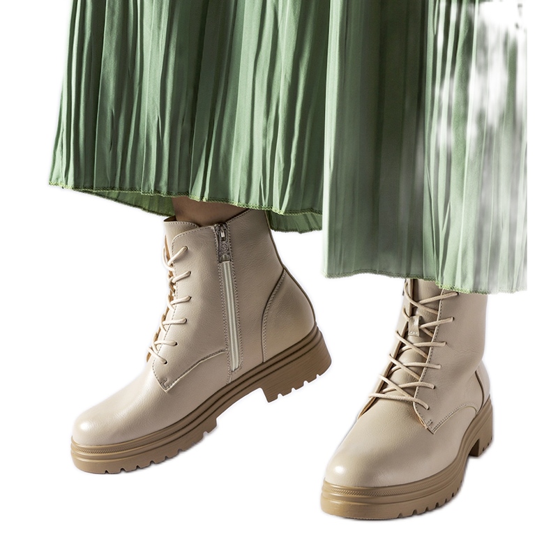 Bež izolirane planinarske čizme iz Vinceze