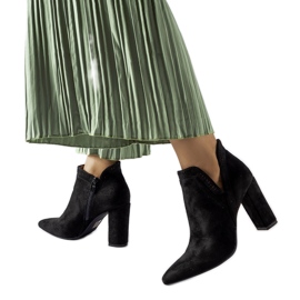 Crne Cammoro čizme od brušene kože crna