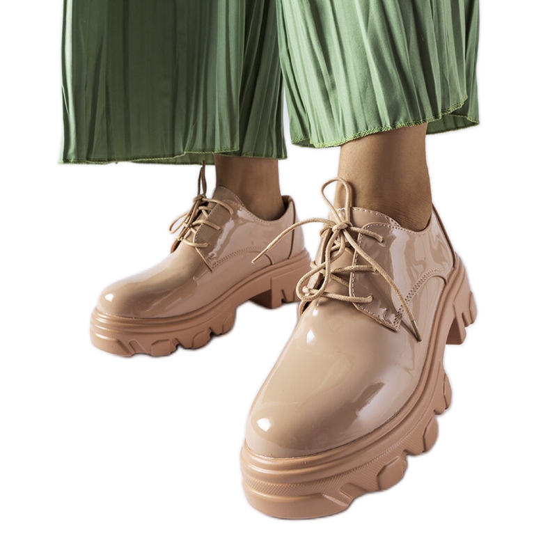 Bež lakirane cipele Kelly