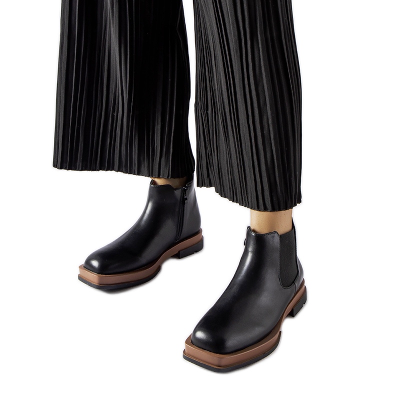 Tarquinia crne niske ravne čizme crno