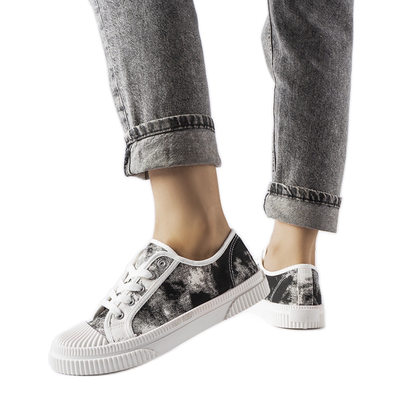 Crne Clavet isprane tenisice bijela