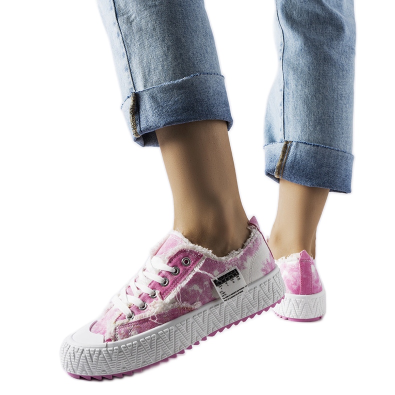 Inna Plave tenisice s ogrebotinama od Safiya plava