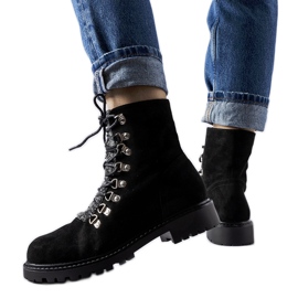 Gležnjače od crne eko antilop kože s sijenom crna