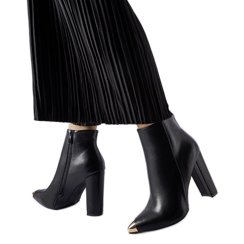 Crne čizme s metalnim vrhom Sacra crno