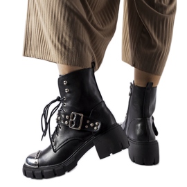 Garret crne ukrasne čizme na ravnu petu crna