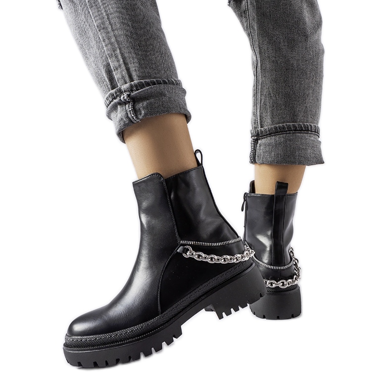 Crne gležnjače s lancem Muqaddim crno