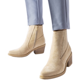 Bež gležnjače od eko brušene kože s niskom petom Sovere