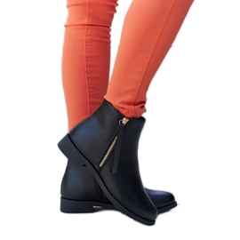 Paien crne izolirane ravne gležnjače crna