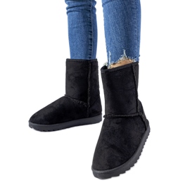 Egede crne izolirane čizme za snijeg crna