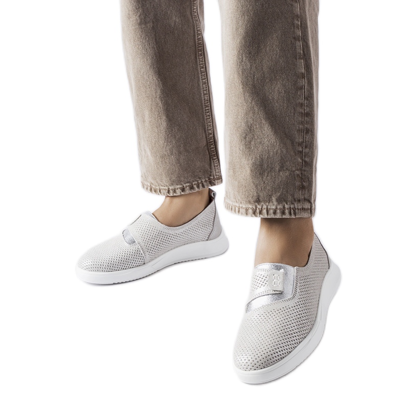 Etels srebrne perforirane kožne tenisice srebro