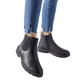 Crne izolirane sabljaste čizme crna