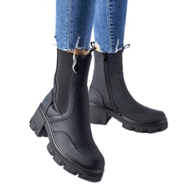 Crne gležnjače s masivnim Mafalda potplatom crna