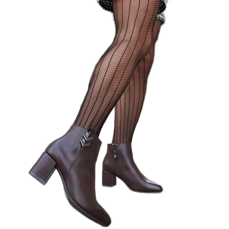 Smeđe gležnjače na nisku petu marke Aniceto smeđa