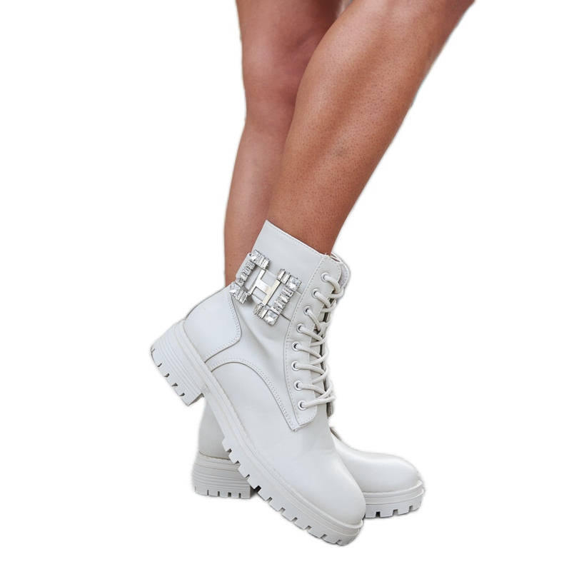 Inna Bež radničke kape s ukrasnim Guevara cirkonima