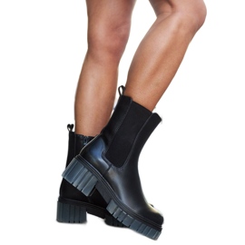 Crne masivne, izolirane Sergente čizme crna