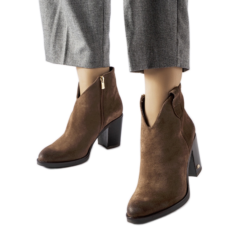 Karino smeđe izolirane čizme od brušene kože smeđa