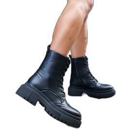 Crne čizme ukrašene Nicla šavovima crna