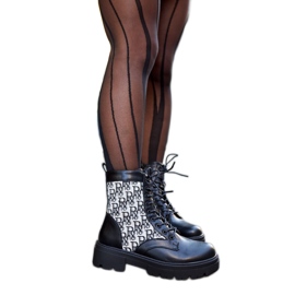 Crne gležnjače s ukrasnim Cisneros natpisima crna