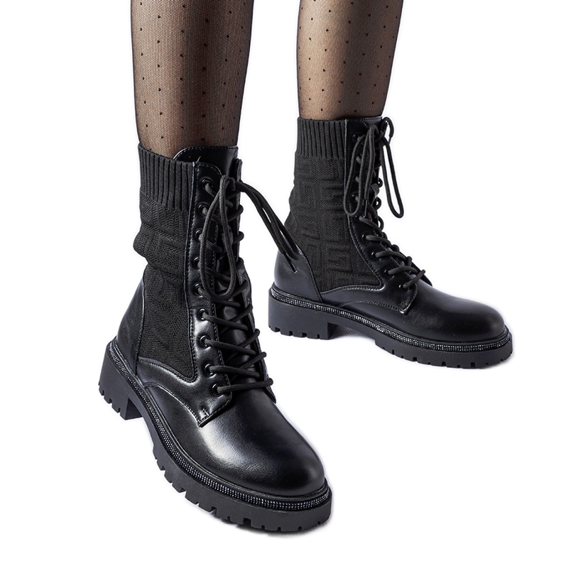 Crne gležnjače s čarapama s Emanuele kamenčićima crno