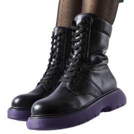 Crne izolirane cipele s ljubičastim potplatom Beata crna