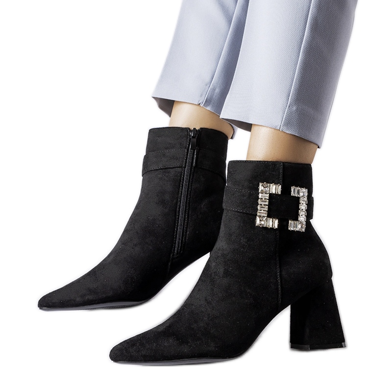 Crne gležnjače s Alfero kamenčićima crno