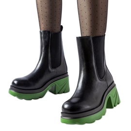 Crne izolirane gležnjače sa zelenom Tirano petom crna