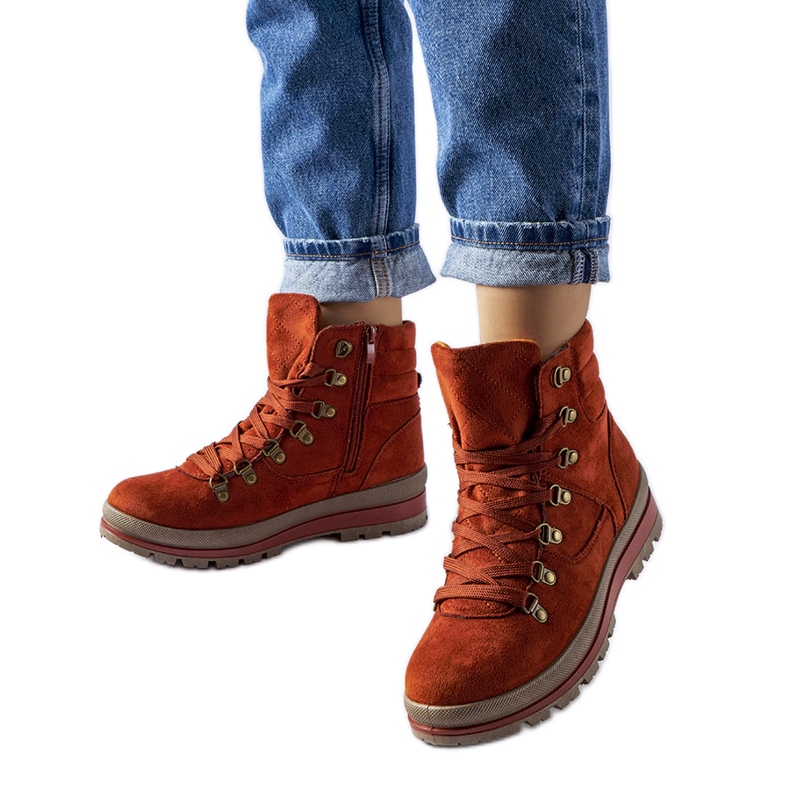 Crvene izolirane cipele Mazara za planinarenje smeđa